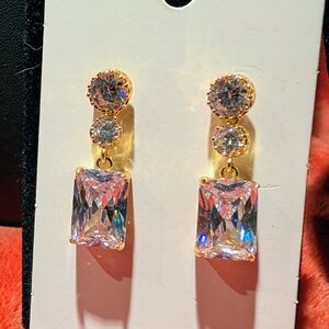 💕 Price Drop💕Gold and Silver Crystal Drop Earrings